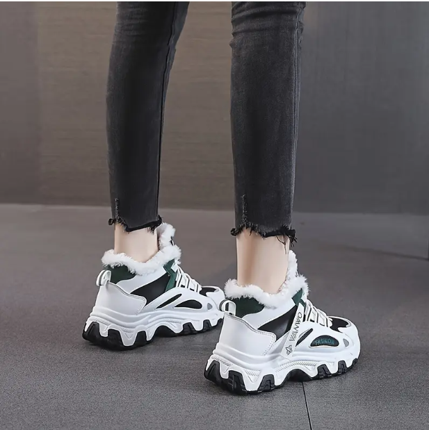 PlushWalk™ | Stoere warme sneakers!